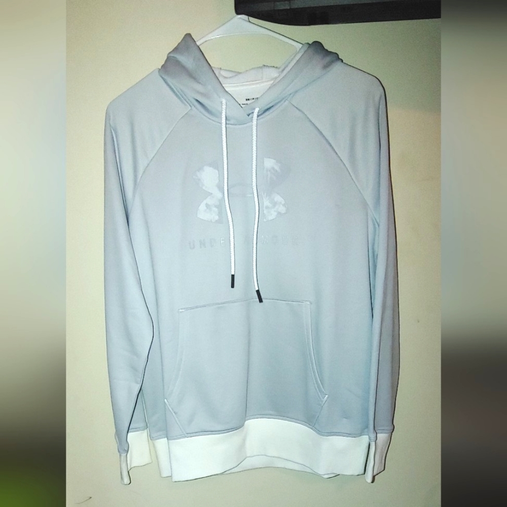 BNWT Under Armor Lightweight Hoodie
